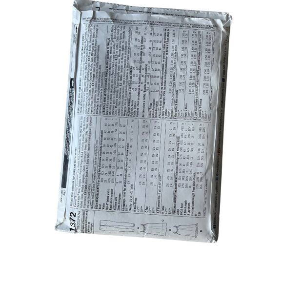 Simplicity 1372 Cynthia Rowley Misses' Summer Mini-Dress Top Tunic Knit Leggings - Picture 2 of 5